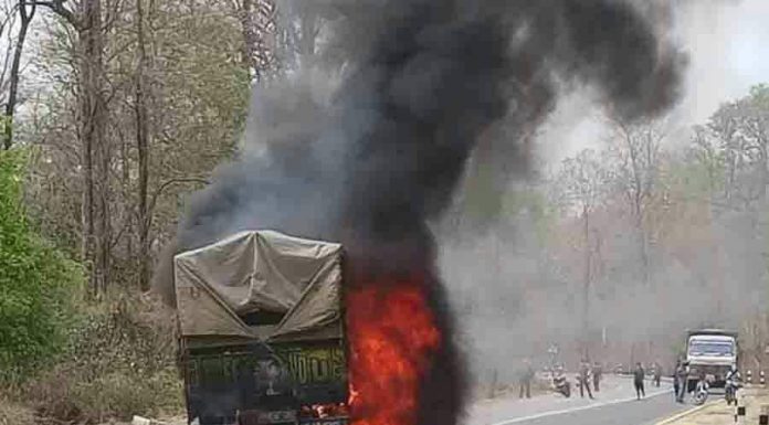 बारामा सिमेन्ट बोकेको ट्रकमा आगलागी हुदाँ १५ लाख ४४ हजार मुल्य बराबरको क्षति