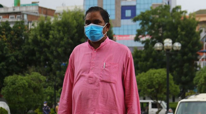 जसपा का अध्यक्ष उपेन्द्र यादव सहितका नेताहरु पुगे निर्वाचन आयोग