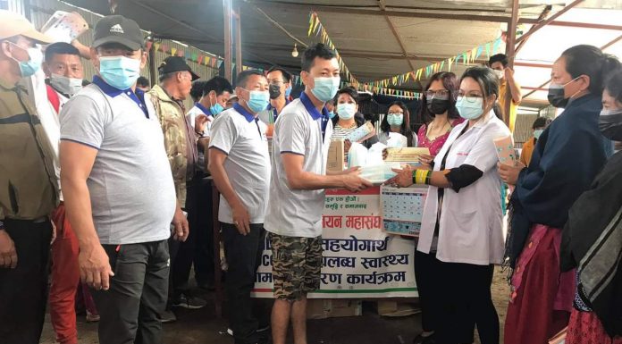 समाजवादी ट्रेड युनियन महासंघले वितरण गर्यो श्रमिकलाई स्वास्थ्य सामाग्री