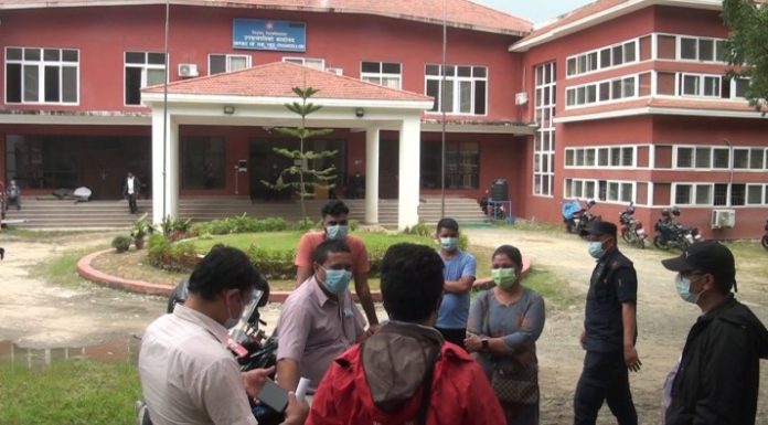 त्रिभुवन विश्वविद्यालयमा ताला