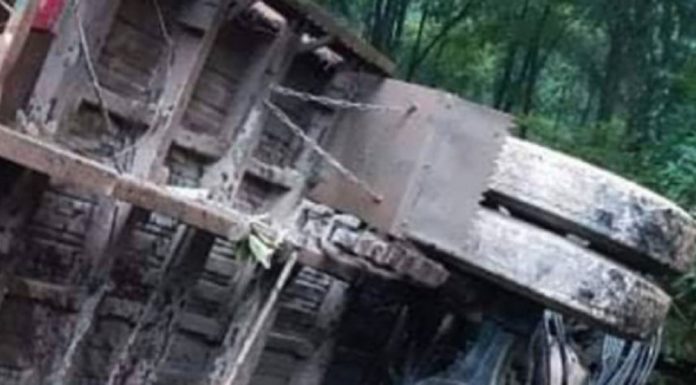 ट्रक दुर्घटना