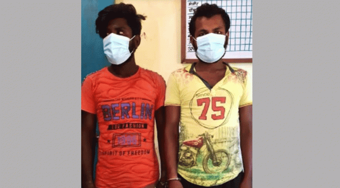 मेड इन युएस लेखेको एक थान पेस्तोल सहित २ जना पक्राउ