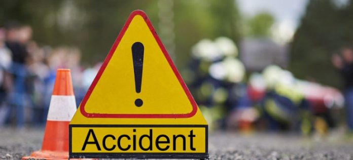 ब्रेक फेल भएर बस दुर्घटना, ११ जना घाइते