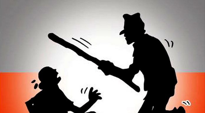 प्रेम प्रस्ताव अस्वीकार गर्दा रौतहटमा एक महिलामाथी कुटपिट सांकेतिक तस्वीर