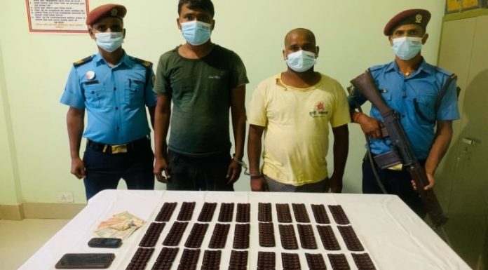 लागूऔषध नाईट्रोभेट ट्यावलेट सिरहाबाट दुई युवक पक्राउ