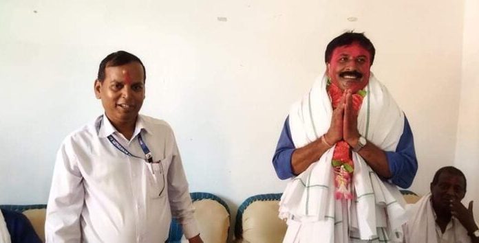 कटहरिया नगरपालिकाको वडा न ९ को वडा अध्यक्ष पुनः जिम्मेवारीमा यादव