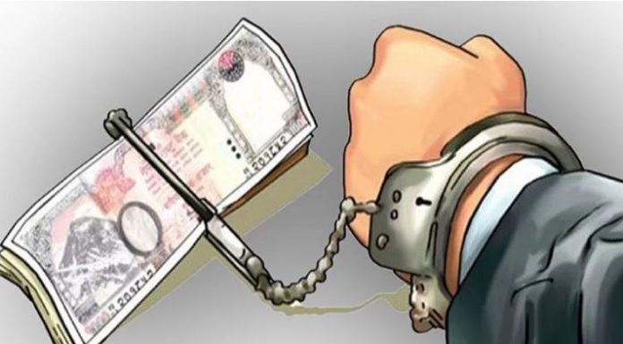 रौतहट बाट श्रोत नखुलेको ४ लाख ५१ हजार रकम सहित २ जना पक्राउ