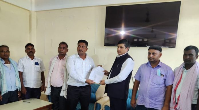 किसान मोर्चा द्वारा जिल्ला प्रशासन कार्यालय रौतहटलाई ज्ञापन पत्र बुझाईयो