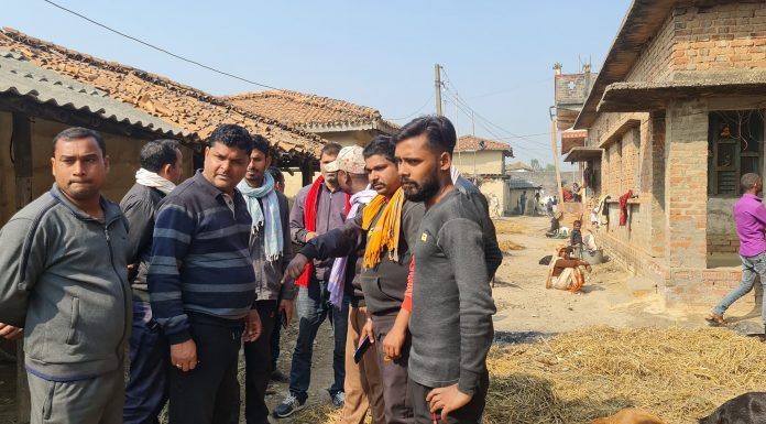 जसपाका युवा नेता यादव जनताको समस्या बुझन उनका घरमा आगनमा ।