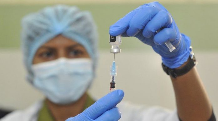 काठमाडौंमा मोडर्ना र फाइजर खोप दिइँदै, कसले पाउँछन् …