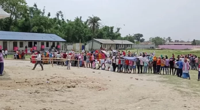 मतदान केन्द्र भित्र छिर्न खोज्दा नेपाललाई गौरमा स्थानीयले लखेटे