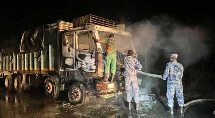 सप्तरीमा गुडिरहेको मालबाहक ट्रकमा आगलागी ।
