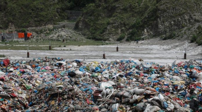 संघर्ष समितिले आन्दोलन रोक्यो, बञ्चरेडाँडामा फोहोर खसाल्न सुरु