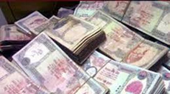 २३ लाख रुपैयाँ मूल्य बराबरको पाम आयल सहित चार पक्राउ ।