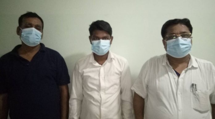 рднрдиреНрд╕рд╛рд░ рдЫрд▓реАрдХреЛ рд╕реНрд╡рд╛рд╕реНрдереНрдп рд╕рд╛рдордЧреНрд░реАрд╕рд╣рд┐рдд рддреАрди рднрд╛рд░рддреАрдп рдкрдХреНрд░рд╛рдЙ ред