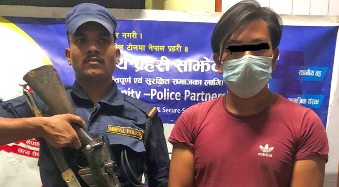 ललितपुरको टीकाथलीमा युवकमाथि छुरा प्रहार, एक जना पक्राउ ।