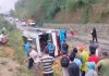 पर्वतको कुश्मामा बस दुर्घटना हुँदा १८ जना घाइते |