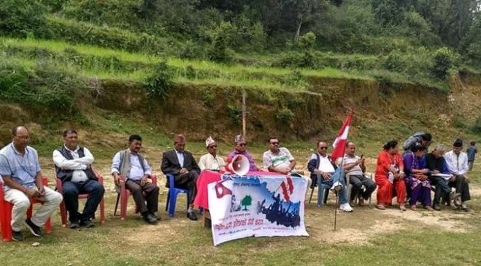 सत्रौँ राष्ट्रिय सूचना दिवस ओखरेनी गाउँमा जागरण कार्यक्रम |