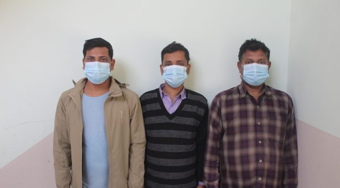 सुकदेव चोकमा सञ्चालनमा रहेको सागरमाथा तराई हस्पिटल प्रालिका तीन नक्कली स्वास्थ्यकर्मी पक्राउ ।