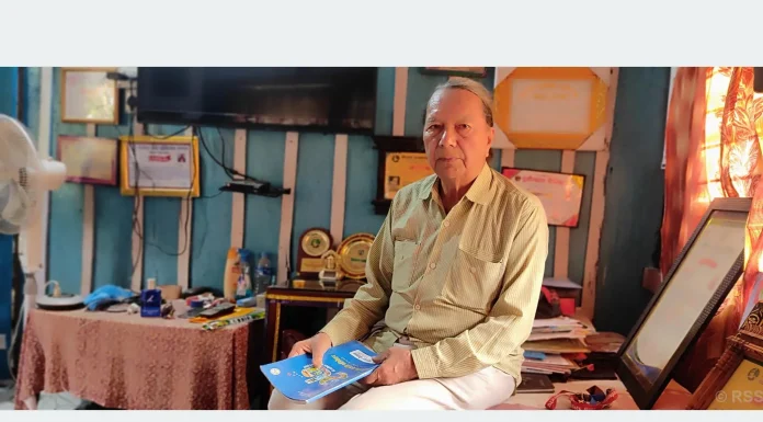 नातिपुस्तासँगै रिपोटिङमा दौडिनुहुन्छ असीवर्षे पत्रकार छेत्री |