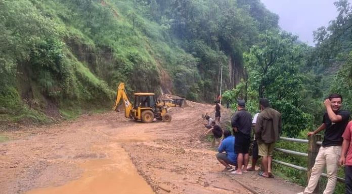पहिराले मध्यपहाडी राजमार्ग र कालीगण्डकी ‘करिडोर’ अबरुद्ध