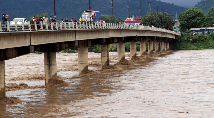 नारायणी नदीले सतर्कता तह पार गर्यो