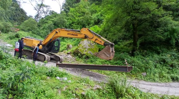 फलामको पुल राखेपछि यातायात सञ्चालन