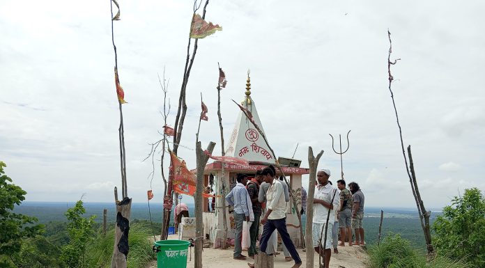 सन्तानेश्वरमा धार्मिक पर्यटकको चहलपहल