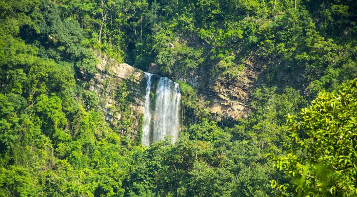 ओझेलमा छाङ्गा बाराही झरना