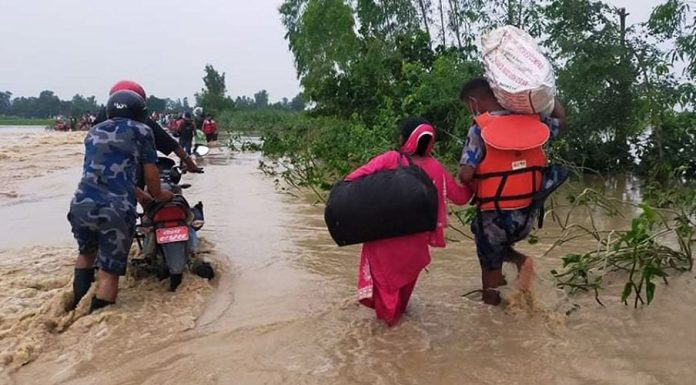 बाढी बस्तीमा पसेपछि भजनी नगरक्षेत्र जलमग्न
