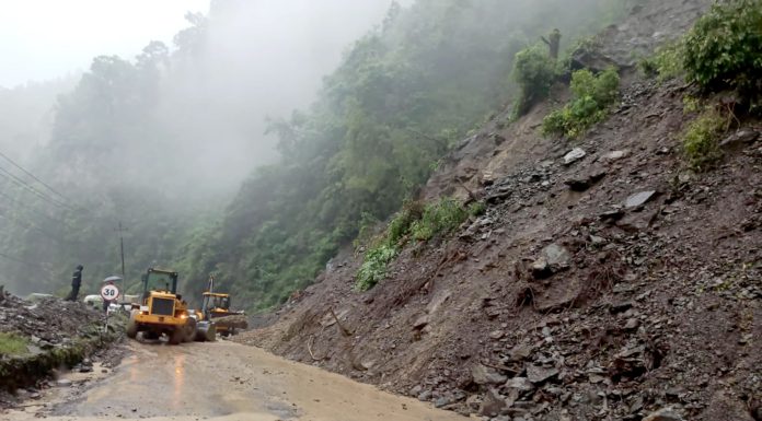बाढीपहिरोबाट देशभर १३२ सडक प्रभावित