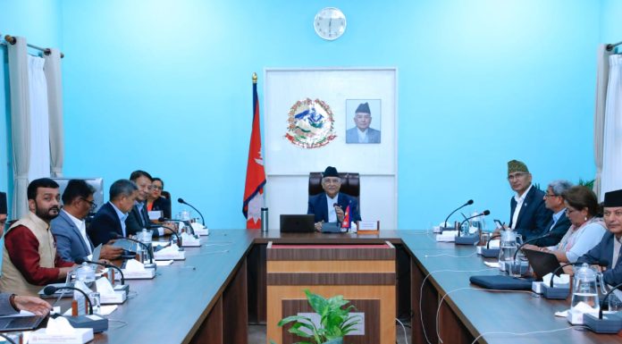 उच्च शिक्षाका लागि स्वदेशमै अवसर उपलब्ध गराउन त्रिवि पदाधिकारीलाई प्रधानमन्त्रीको आग्रह