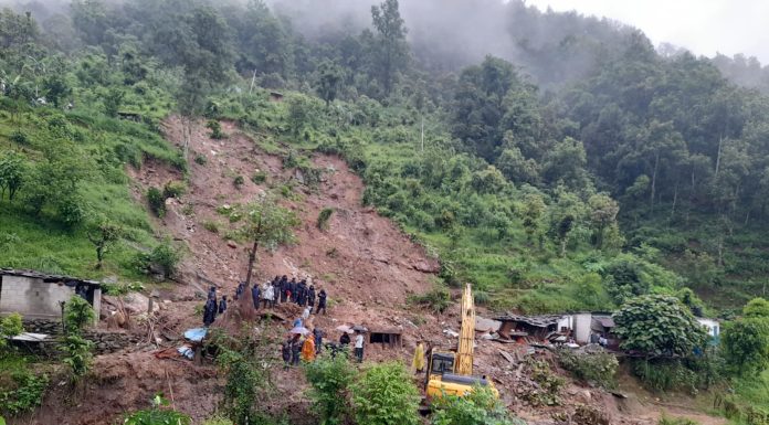 पहिरोले पुरिएका तीनै जनाको शव भेटियो