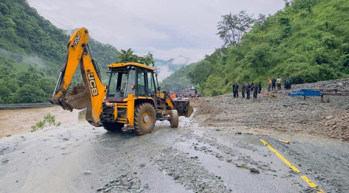 चितवन पहिरो अपडेट : बेपत्ता बस भेटिएन, गोताखोर परिचालन