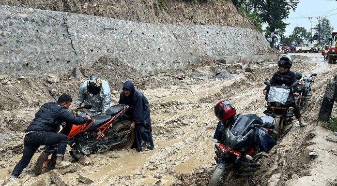 अरनिको राजमार्ग पुनः अवरुद्ध