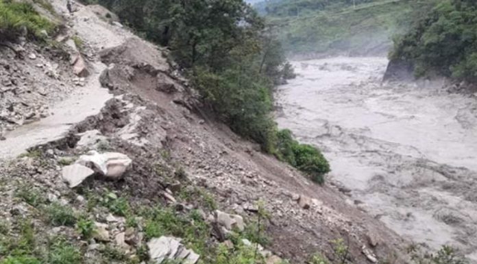 मनाङको बाटो सधैँ जोखिमपूर्ण