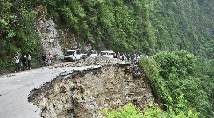 आँबुखैरेनी–मुग्लिन सडक एकतर्फी सञ्चालन