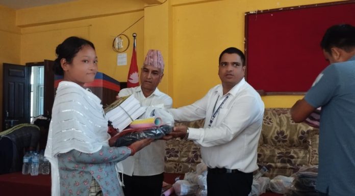 एकल महिलालाई बालबच्चा हुर्काउनै कठिनाइ