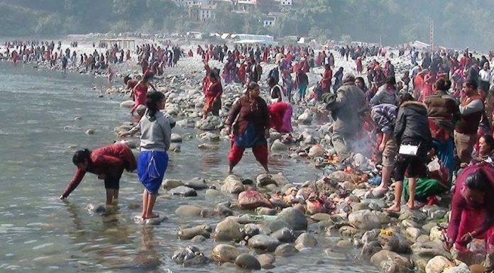 कालीगण्डकीमा स्नान गर्नेको घुइँचो