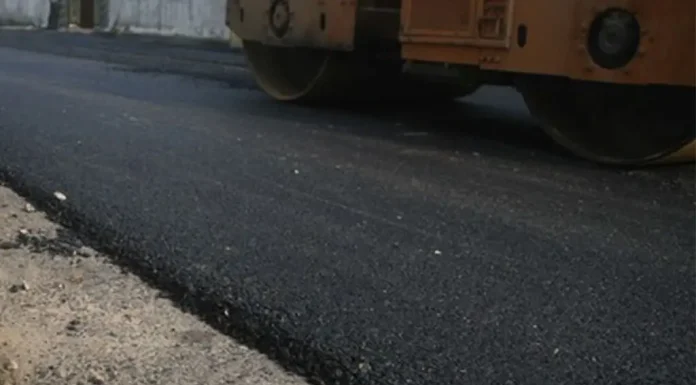 ४० ग्रेडको बिटुमिन प्रयोग गरेर सडक कालोपत्र