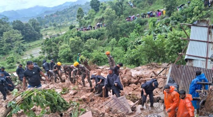 गोरखा पहिरो : घाइतेलाई उपचार गर्न काठमाडौँ लगियो