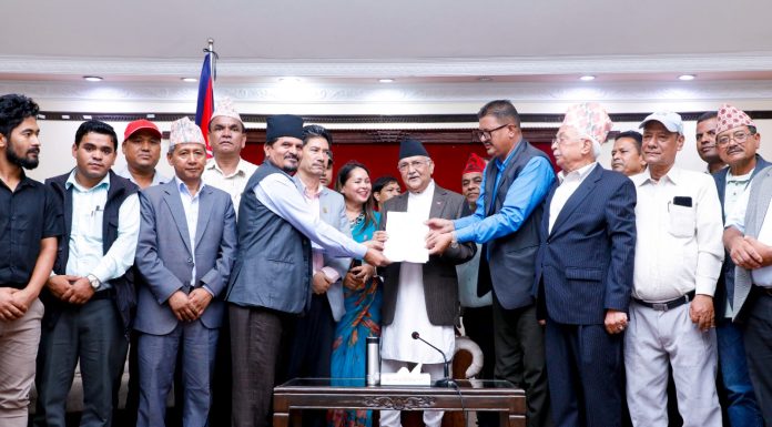 जाजरकोट भूकम्प प्रभावितलाई अनुदान रकम उपलब्ध गराउन प्रधानमन्त्रीलाई ज्ञापन