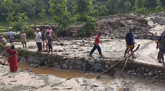 रामेछापमा बाढीले धानखेत बगायो