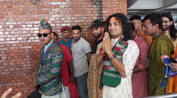 भारतका चर्चित कथावाचक अनिरुद्धाचार्य पशुपति कोटिहोममा