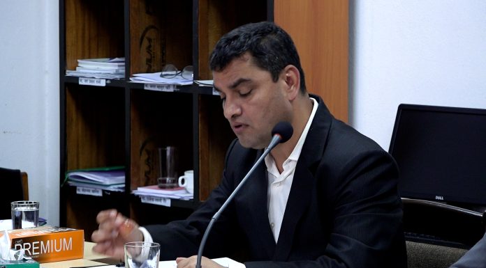 जटिल प्रकारका रोगीलाई एक लाख रुपैयाँले पुग्दैनः मन्त्री पौडेल