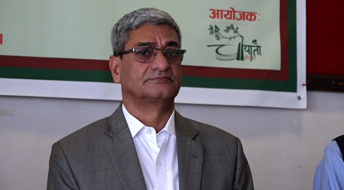 ठूला दल मिलेको स्वभाविक मानिदैन तर महत्वपूर्ण मुद्दा सम्बोधन गर्न मिल्नैपर्छ