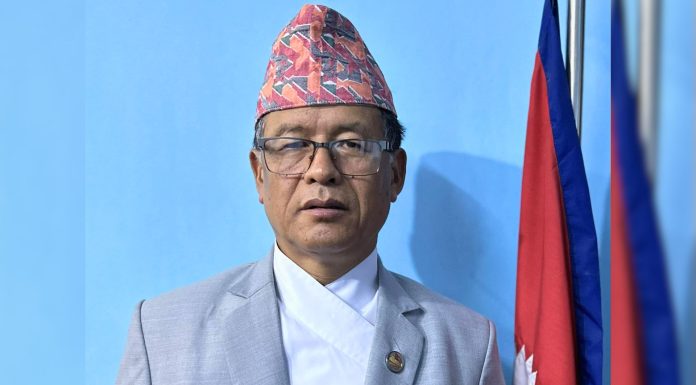 सत्तामा बसेका सबैको सम्पत्ति छानविन गर्न उपसभापति गुरुङको माग |