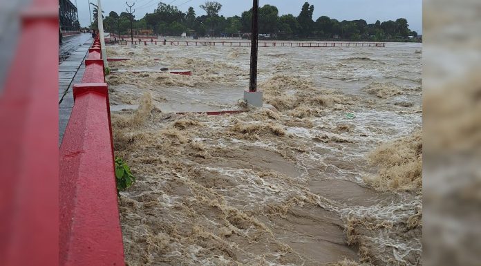 कोशी ब्यारेजका ५६ वटै ढोका खोलिए ः नदीको भेल उदयपुर र सुनसरीमा पस्ने जोखिम |