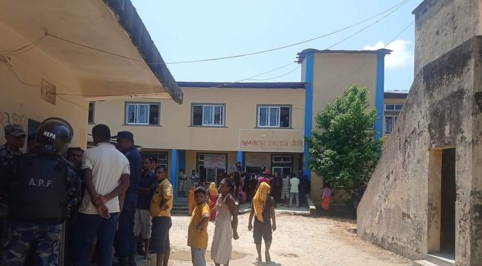 अस्पतालको लापरबाहीले सुत्केरी महिलाको मृत्यु भएको भन्दै पीडितद्वारा प्रदर्सन, अवस्था तनावग्रस्त ।