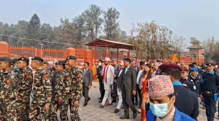 मन्त्री पाण्डेको नेतृत्वमा पशुपतिमा प्रभातफेरी, दर्शनलाई सहज बनाउन निर्देशन